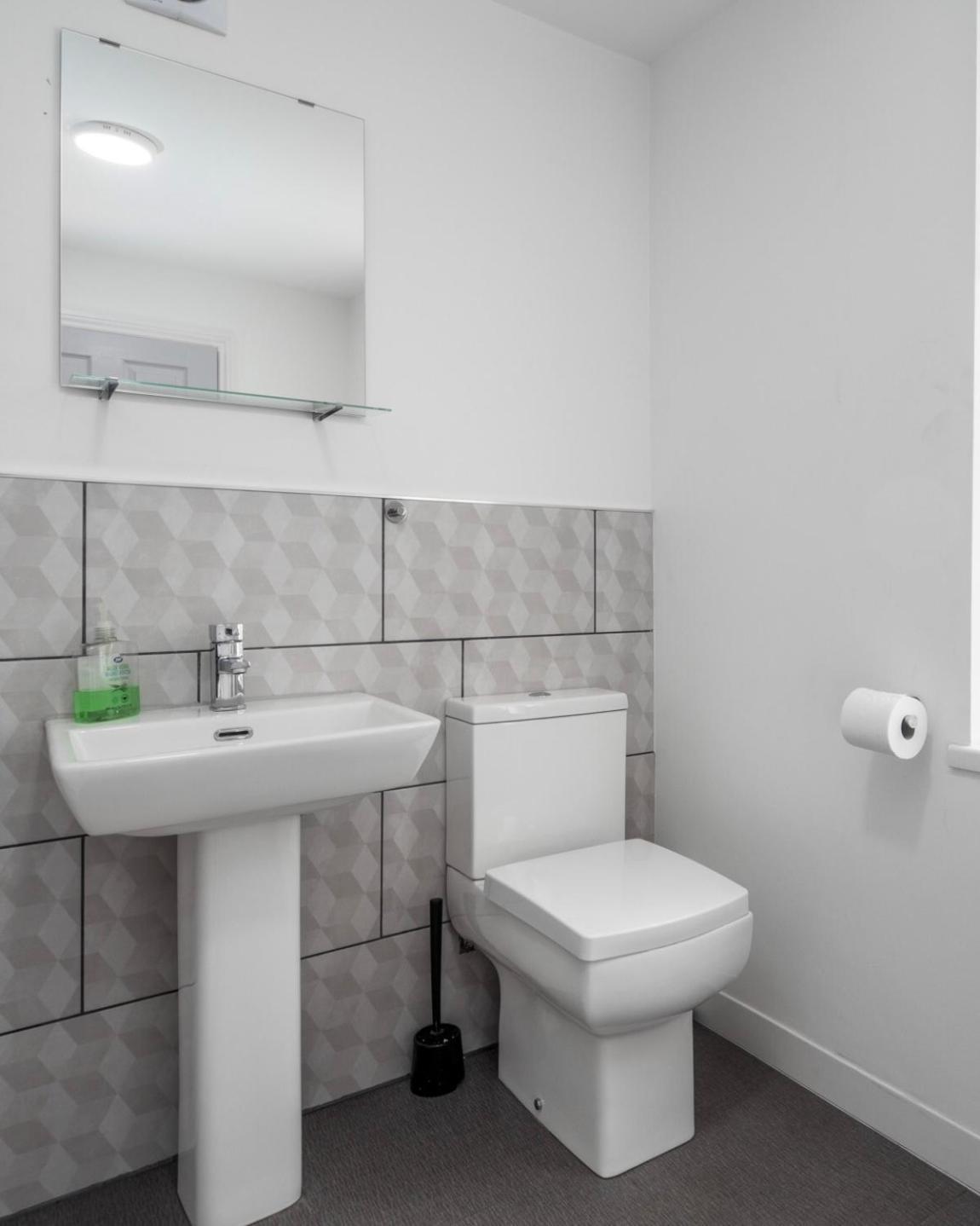 Apex Living Ne - Beachville House 4 Beds Free Parking Сандерлэнд Экстерьер фото